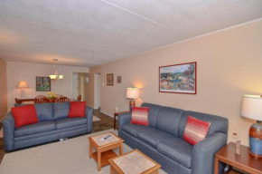 309B - Lakefront One Bedroom Condo, Queen Beds, Fireplace!